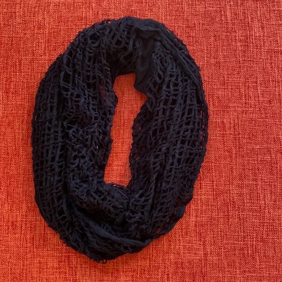 Black Crocheted Crochet Gothic Goth Eternity Infinity Scarf - Picture 1 of 8